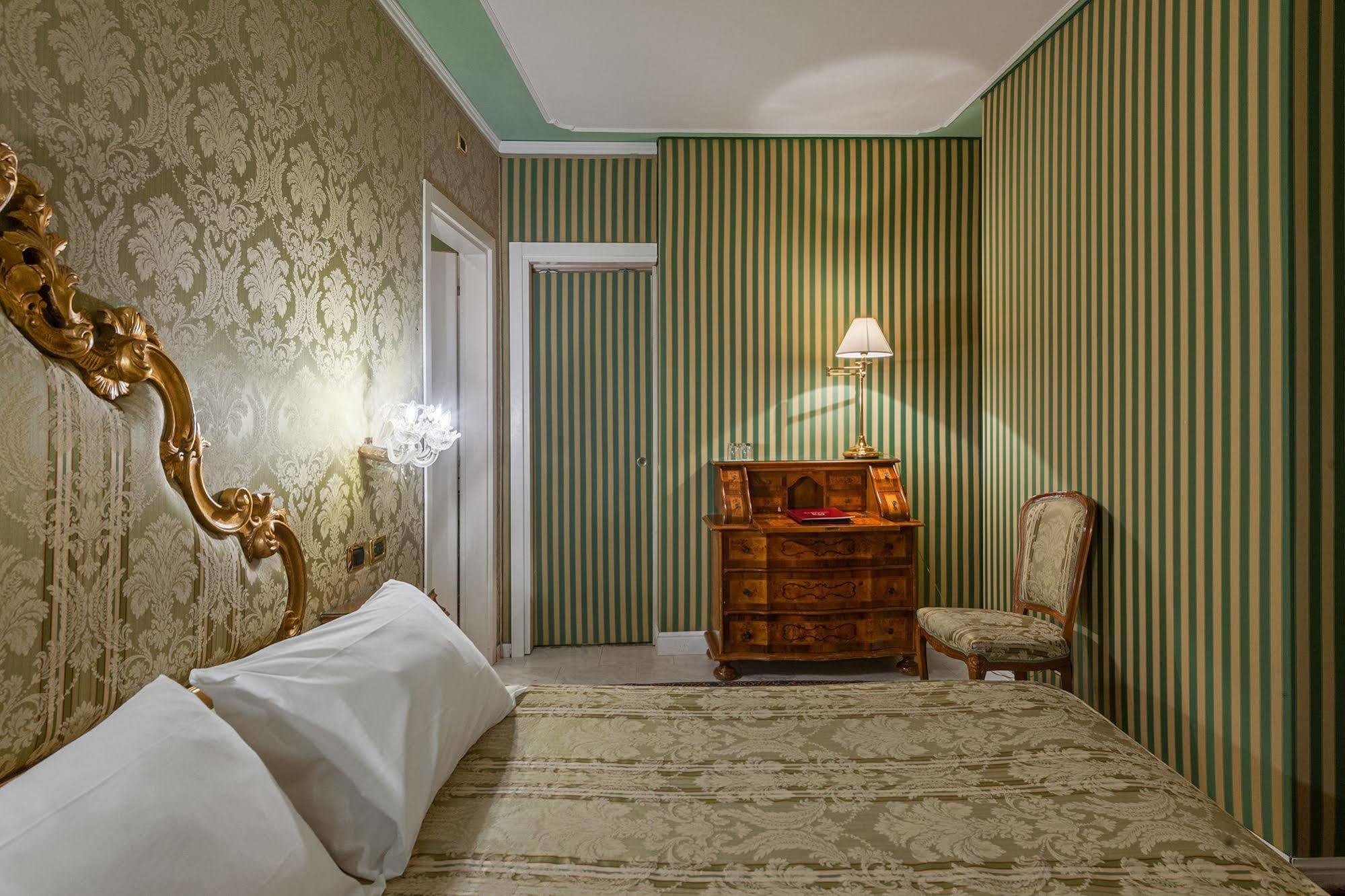 Al Ponte Antico Hotel Венеция Екстериор снимка