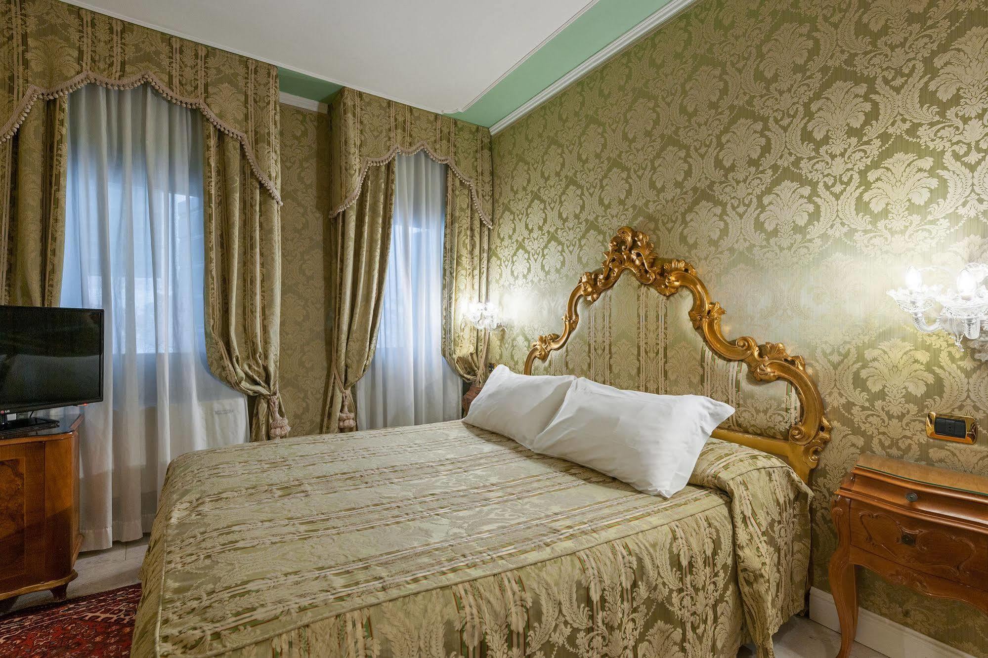 Al Ponte Antico Hotel Венеция Екстериор снимка