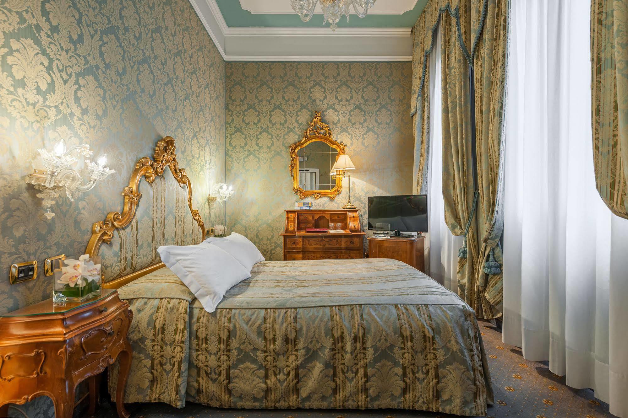 Al Ponte Antico Hotel Венеция Екстериор снимка